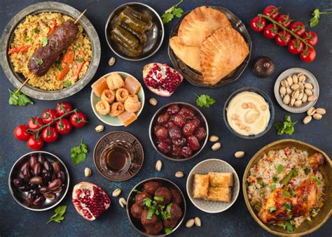 Hindari Makanan Sulit Dicerna di Bulan Ramadhan